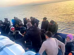 Çeşme'de 36 Düzensiz Göçmen Yakalandı