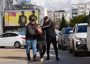 Seferihisar'da Polisler Yaralandı, 6 Tutuklama
