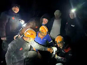 Torbalı'da Kayalıklarda Mahsur Kalan Keçi Kurtarıldı