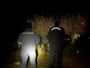 İzmir'de 51 Düzensiz Göçmen Yakalandı
