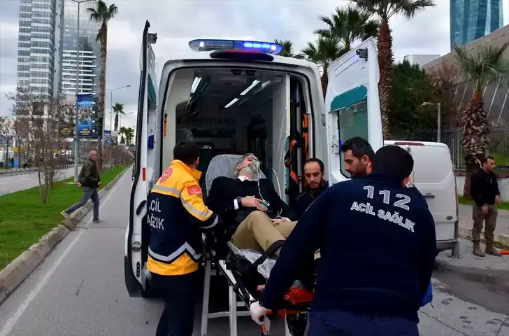 İzmir Adliyesi'nde Deprem Tatbikatı Gerçekleştirildi
