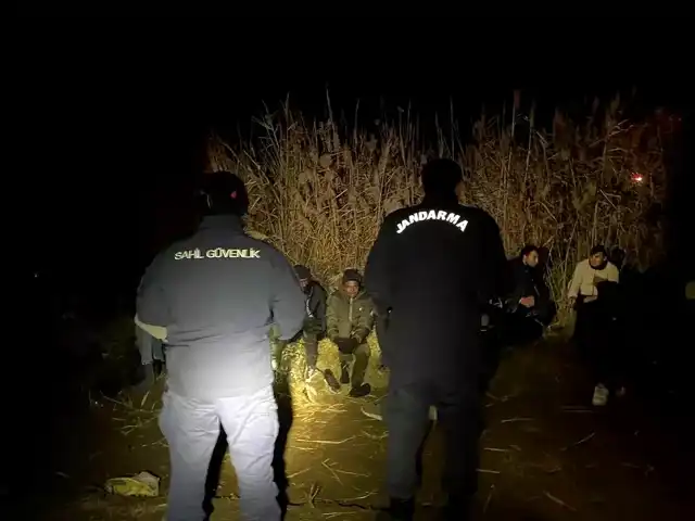 İzmir'de 51 Düzensiz Göçmen Yakalandı