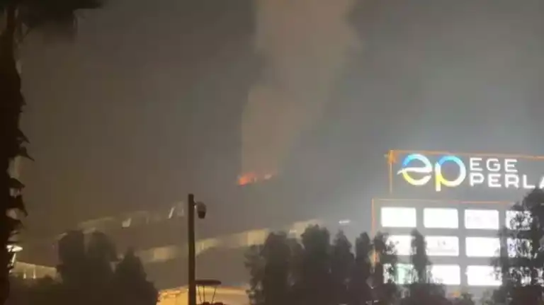 İzmir AVM'sinde Yangın Paniği: 3 Yaralı